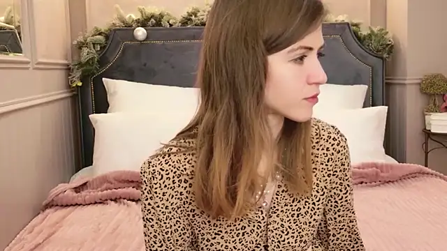 Snapshot of Kara_Kirby chatting on January 6, 5:55 am Kara Kirby online show from January 6, 5:55 am