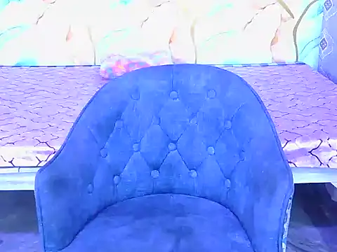 Snapshot of hii_tanisha chatting on February 18, 5:25 am hii tanisha online show from February 18, 5:25 am