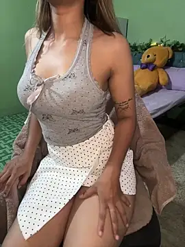 Snapshot of sanskari_girl chatting on May 29, 3:37 am sanskari girl online show from May 29, 3:37 am