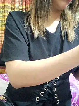 Snapshot of Tanha18 chatting on February 8, 1:09 am Tanha18 online show from February 8, 1:09 am