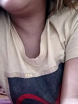 Snapshot of Tanha18 chatting on February 25, 10:47 am Tanha18 online show from February 25, 10:47 am