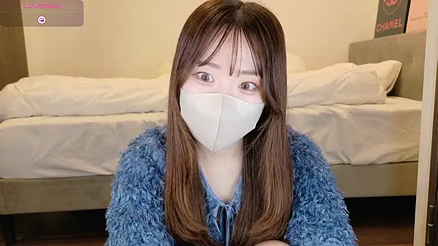 Snapshot of yura_ra_ra chatting on April 24, 8:17 am yura ra ra online show from April 24, 8:17 am