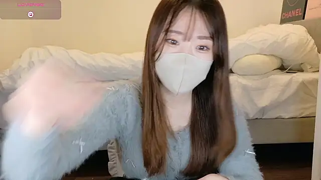 Snapshot of yura_ra_ra chatting on April 26, 1:09 pm yura ra ra online show from April 26, 1:09 pm
