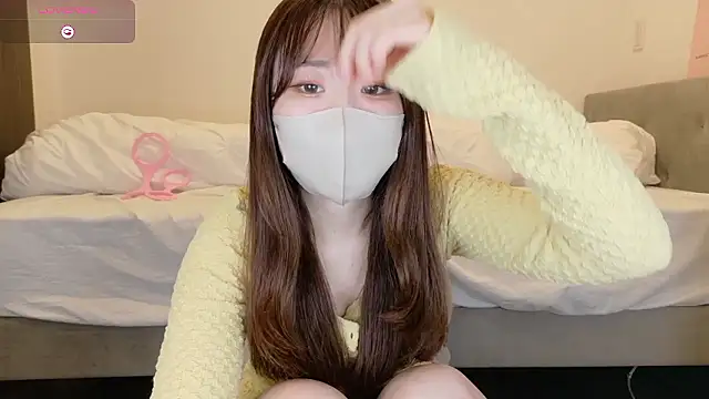 Snapshot of yura_ra_ra chatting on May 20, 10:10 am yura ra ra online show from May 20, 10:10 am