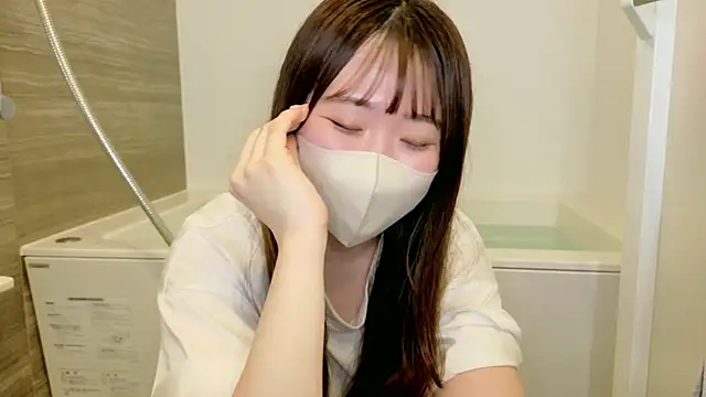 Snapshot of yura_ra_ra chatting on May 26, 2:24 pm yura ra ra online show from May 26, 2:24 pm