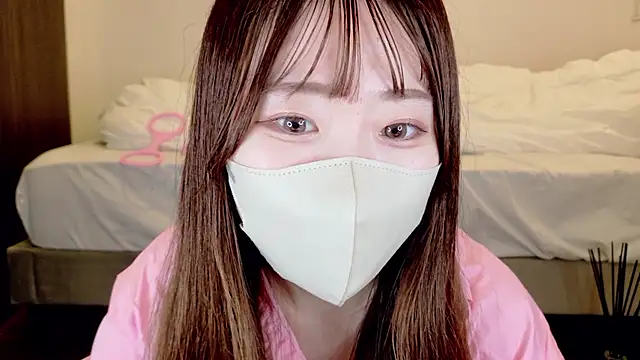 Snapshot of yura_ra_ra chatting on June 2, 1:24 pm yura ra ra online show from June 2, 1:24 pm