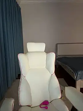 yiyi 3523 online show from March 27, 2:50 pm