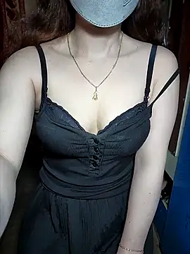 LeanaLy online show from October 21, 2:01 am