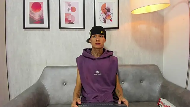 Snapshot of GaelCarter chatting on December 17, 3:56 am GaelCarter online show from December 17, 3:56 am