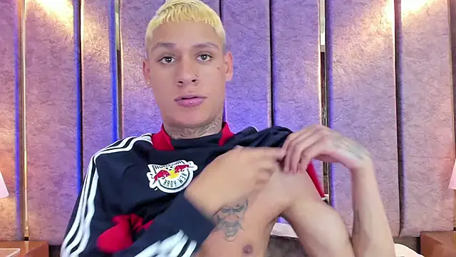 Snapshot of GaelCarter chatting on February 12, 3:45 am GaelCarter online show from February 12, 3:45 am