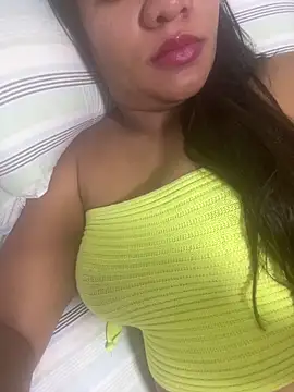 samaraoliveira25 online show from May 23, 10:58 pm