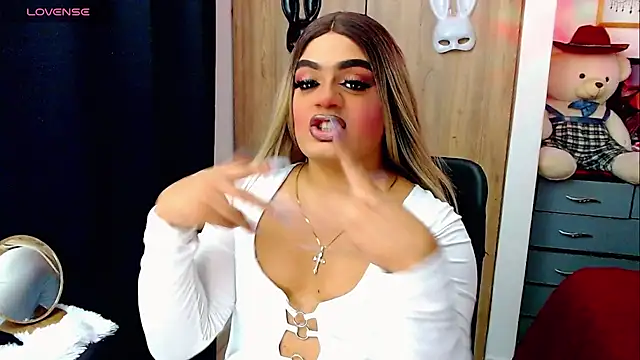 Snapshot of Sofiabigcock22 chatting on December 23, 4:54 am Sofiabigcock22 online show from December 23, 4:54 am