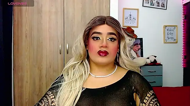 Snapshot of Sofiabigcock22 chatting on January 9, 10:44 pm Sofiabigcock22 online show from January 9, 10:44 pm