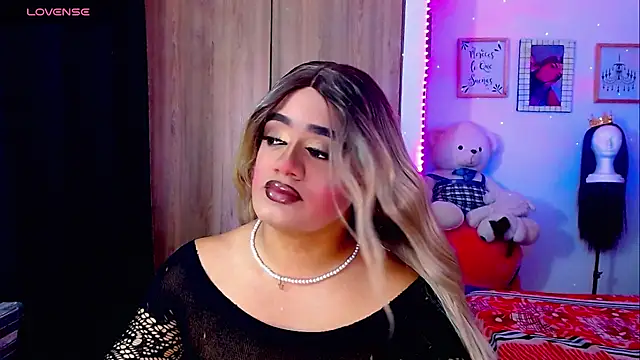 Snapshot of Sofiabigcock22 chatting on February 17, 12:01 pm Sofiabigcock22 online show from February 17, 12:01 pm