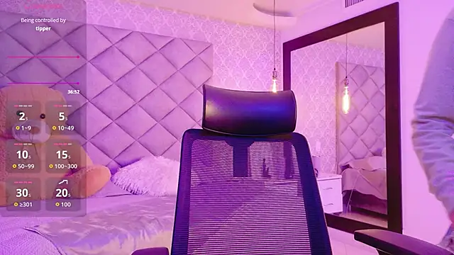 CARO ADAMS1 online show from February 20, 10:49 am