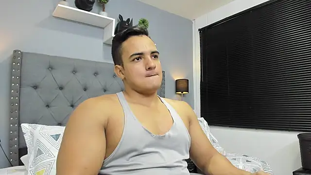 violeta and maxx online show from November 27, 12:24 am