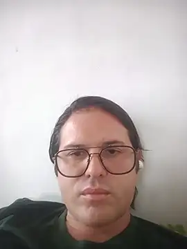 Snapshot of Dariusbi chatting on August 1, 10:30 pm Dariusbi online show from August 1, 10:30 pm
