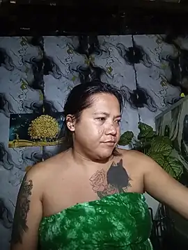 trishacummerts online show from May 27, 11:46 pm
