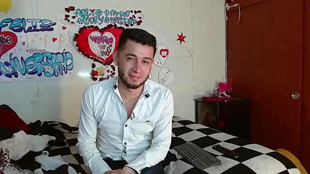 Snapshot of picante70_ chatting on December 20, 11:17 am picante70 online show from December 20, 11:17 am