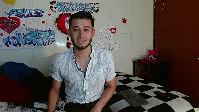 Snapshot of picante70_ chatting on December 21, 10:44 am picante70 online show from December 21, 10:44 am