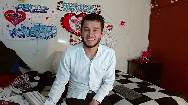 Snapshot of picante70_ chatting on January 7, 12:29 pm picante70 online show from January 7, 12:29 pm