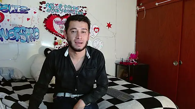 Snapshot of picante70_ chatting on January 8, 11:23 am picante70 online show from January 8, 11:23 am