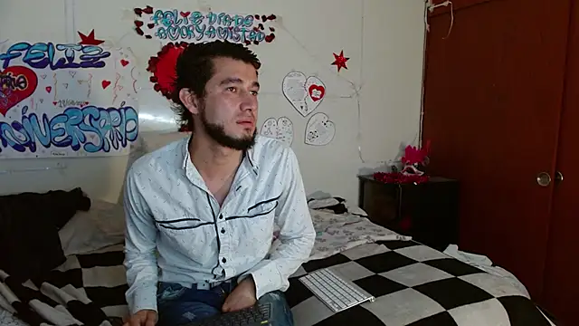 Snapshot of picante70_ chatting on February 17, 11:18 am picante70 online show from February 17, 11:18 am