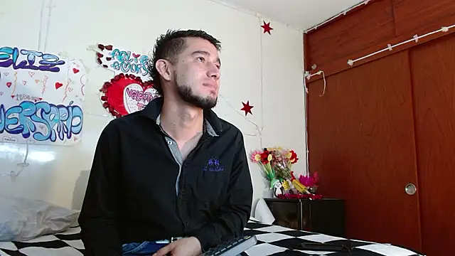 Snapshot of picante70_ chatting on March 2, 11:28 am picante70 online show from March 2, 11:28 am