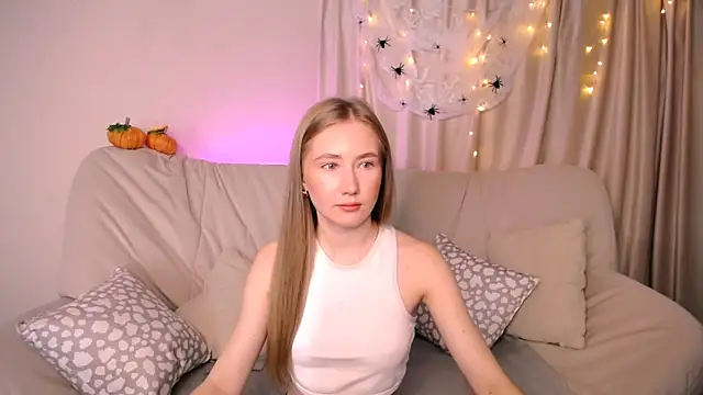 EllyColins online show from October 18, 2:36 am