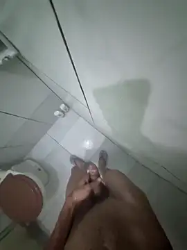 Snapshot of magrelo10 chatting on October 16, 8:15 am magrelo10 online show from October 16, 8:15 am