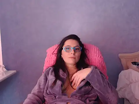 LuckyLisa23 online show from February 21, 10:22 pm