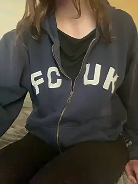 KittieCreme online show from June 8, 11:43 am