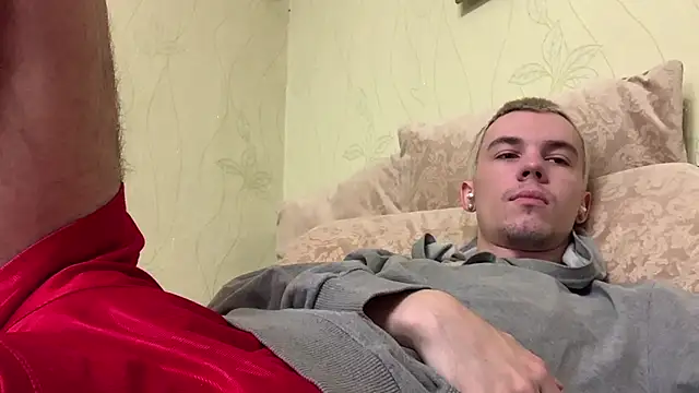 Jeremy1Scott online show from July 10, 5:12 am
