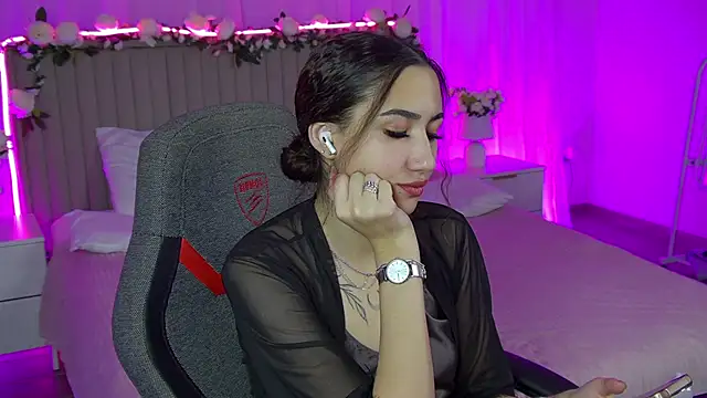 RebeckaThornton online show from December 17, 7:47 am