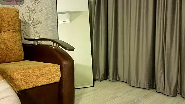 MissPompadure online show from April 12, 7:41 pm