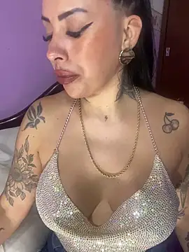 Snapshot of MiaFox19- chatting on October 15, 2:44 am MiaFox19- online show from October 15, 2:44 am