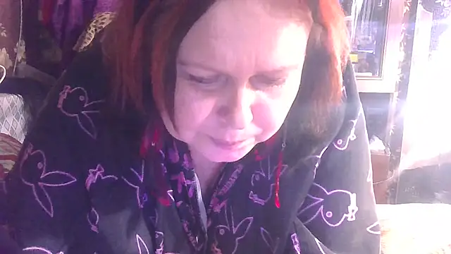 Snapshot of CharleeKendall chatting on October 12, 8:19 pm CharleeKendall online show from October 12, 8:19 pm
