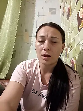 HollyDollsi online show from January 8, 9:28 pm