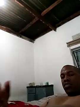 Snapshot of MyGuy352 chatting on December 18, 4:18 am MyGuy352 online show from December 18, 4:18 am