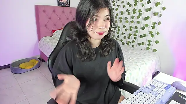 selina lovers  online show from October 19, 2:01 am