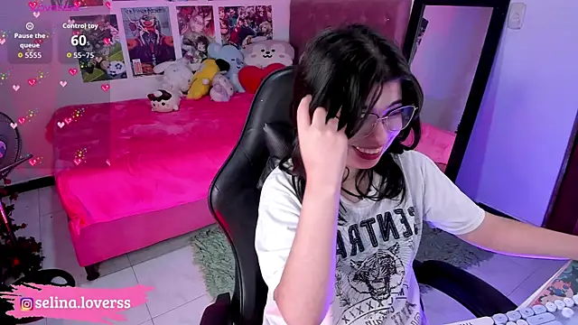 selina lovers  online show from April 18, 3:21 am