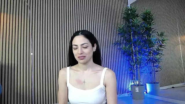 Snapshot of TheaBrown chatting on February 18, 6:31 am TheaBrown online show from February 18, 6:31 am