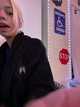 itspinkkk online show from June 23, 12:03 pm