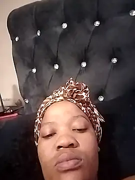 CaramelBoootie online show from November 11, 7:30 am