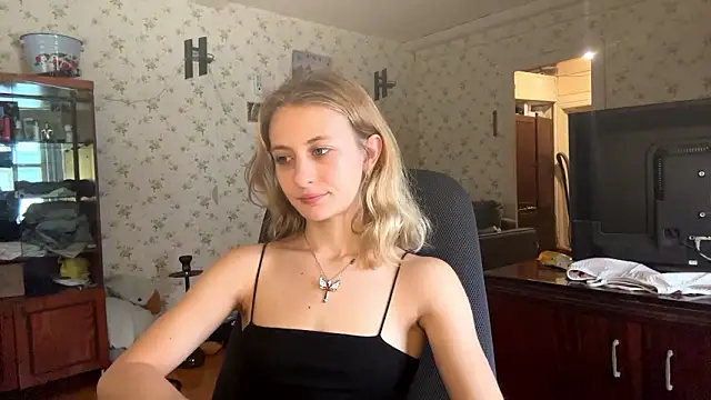 Snapshot of AmeliLia chatting on February 28, 1:12 pm AmeliLia online show from February 28, 1:12 pm