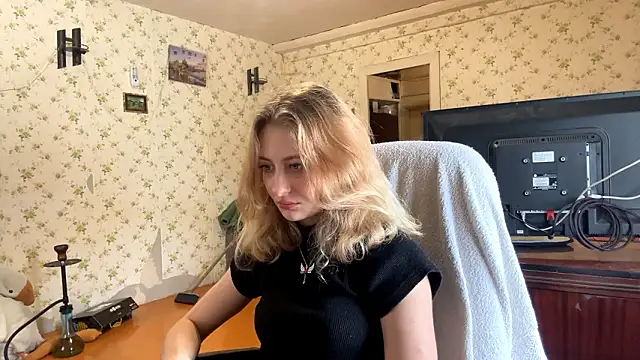 Snapshot of AmeliLia chatting on March 3, 11:27 am AmeliLia online show from March 3, 11:27 am