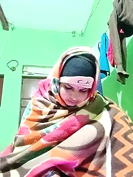 Karishma cute online show from November 17, 5:30 pm