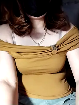 YiyinLy online show from October 31, 9:16 pm