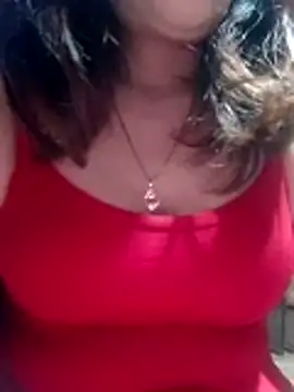 YiyinLy online show from March 3, 9:10 pm