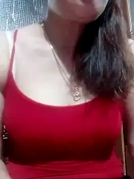 YiyinLy online show from March 23, 2:10 pm